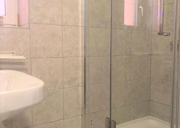 Im Zentrum Mit Parkplatz *